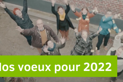 Nos voeux pour 2022. Nos voeux pour 2022, photo de l'équipe qui saute de joie.